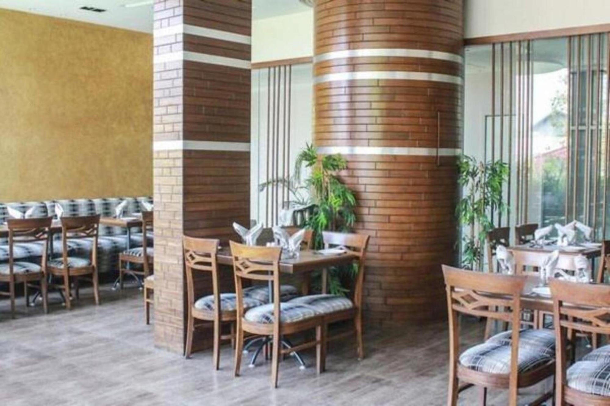 Kailash Parbat Hotel Lonavla Zewnętrze zdjęcie