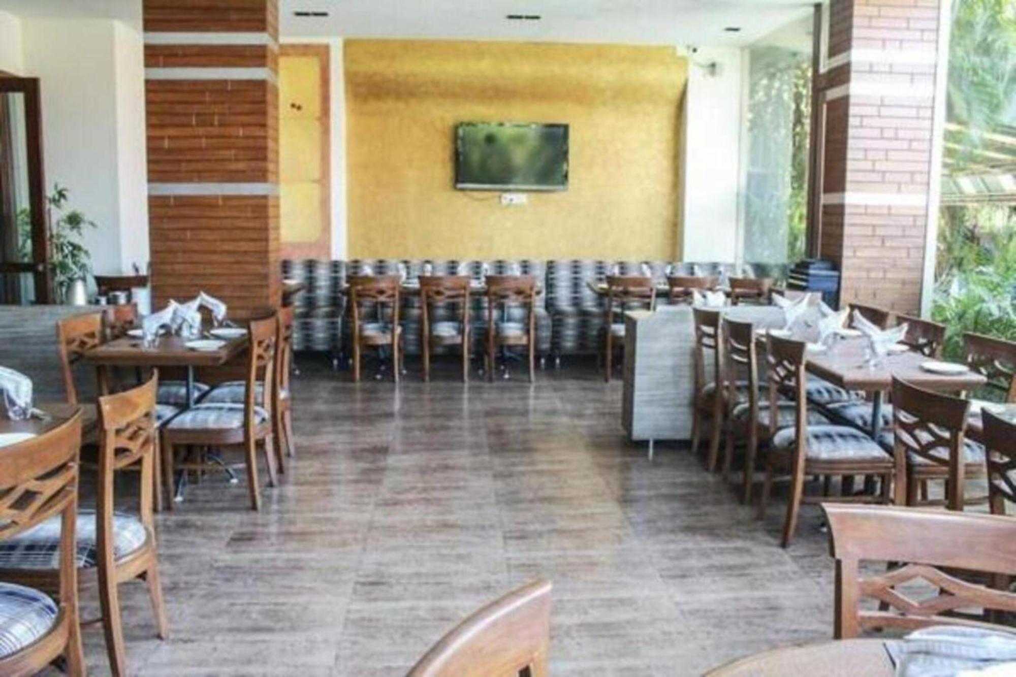 Kailash Parbat Hotel Lonavla Zewnętrze zdjęcie