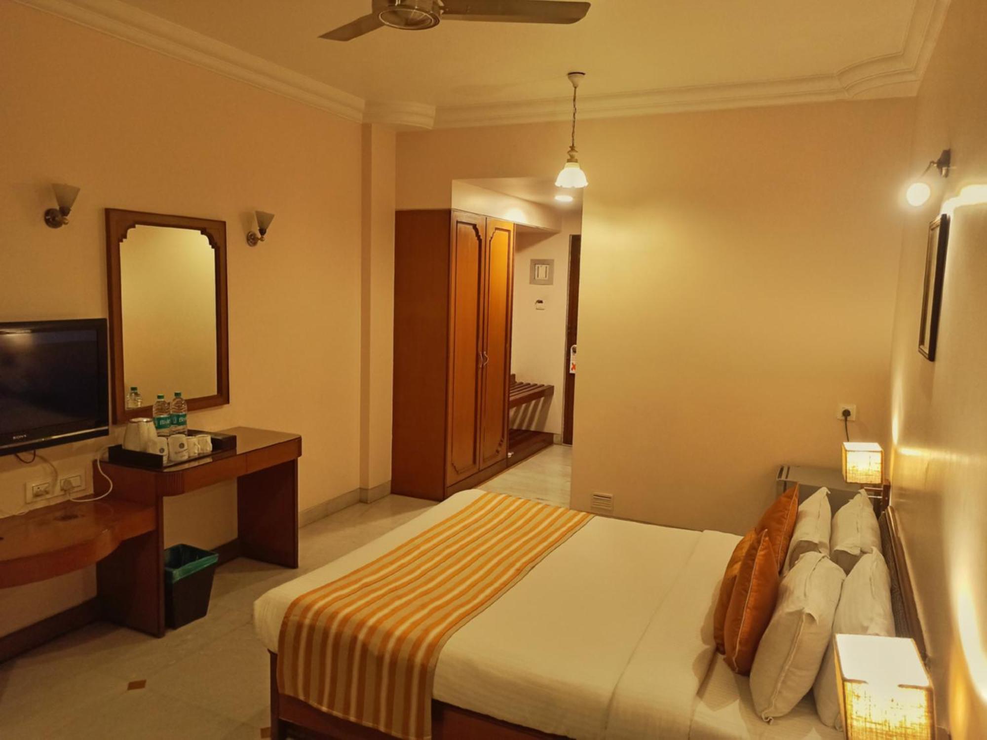 Kailash Parbat Hotel Lonavla Zewnętrze zdjęcie