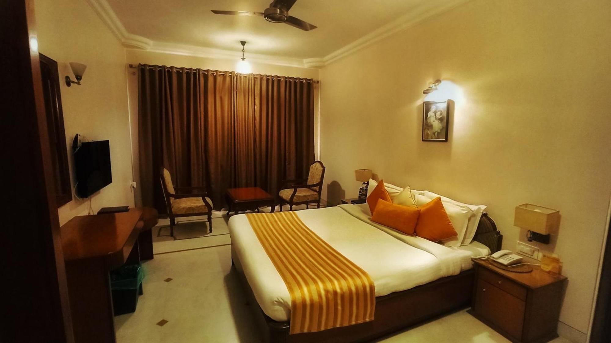 Kailash Parbat Hotel Lonavla Zewnętrze zdjęcie